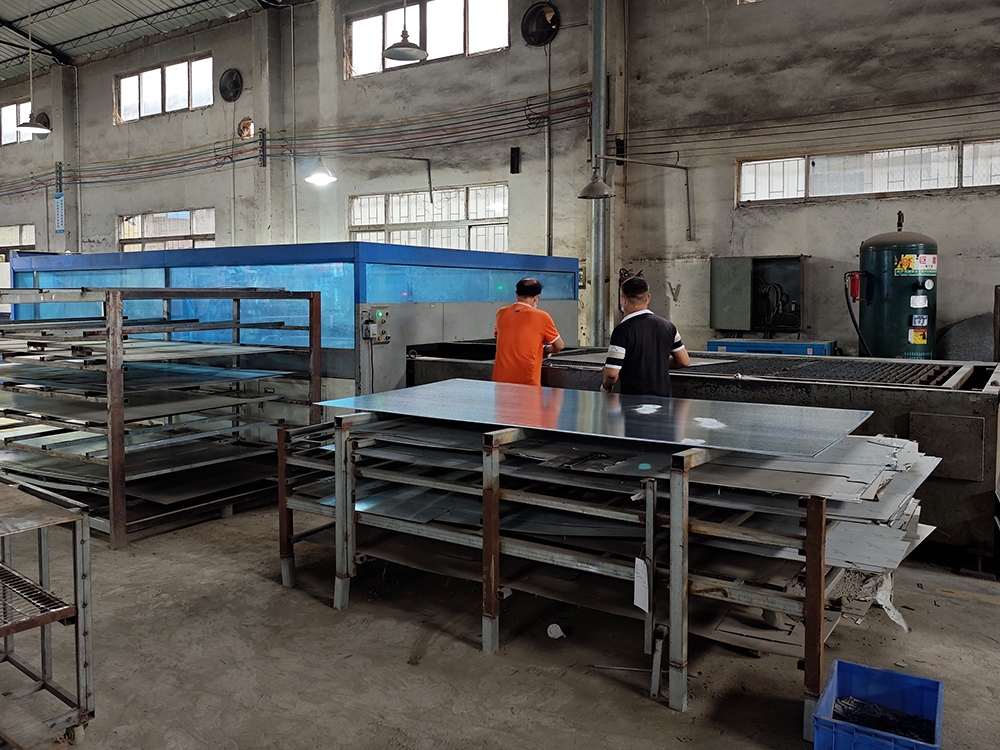 ලෝහ සංදර්ශකය සඳහා TP සංදර්ශක මහා පරිමාණ ෆයිබර් ලේසර් කැටයම්කරු